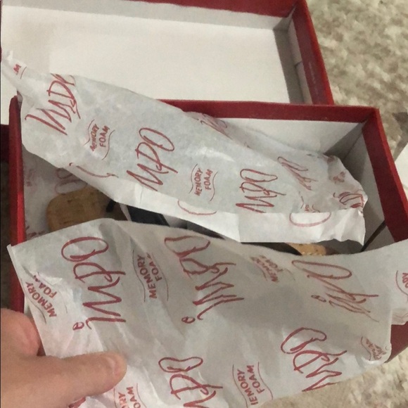 SOLD Impo sandals - Picture 12 of 13